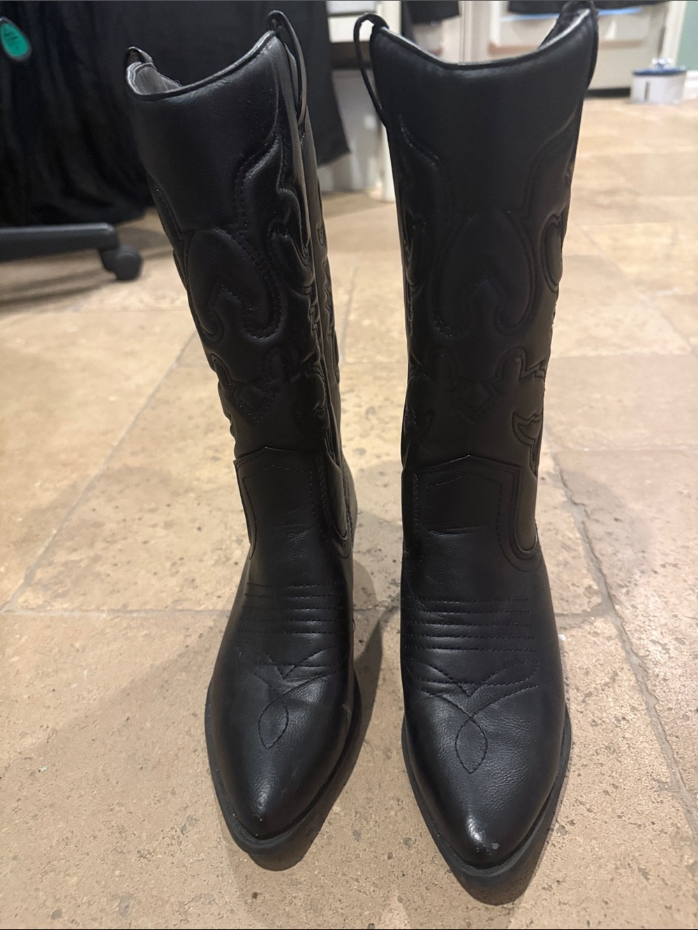cowgirl boots size 6.5 W